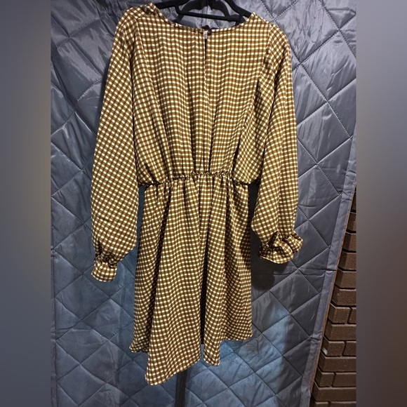 NWT - BUCKETLIST Plaid Mid Dress in Green/Brown - Picture 6 of 15